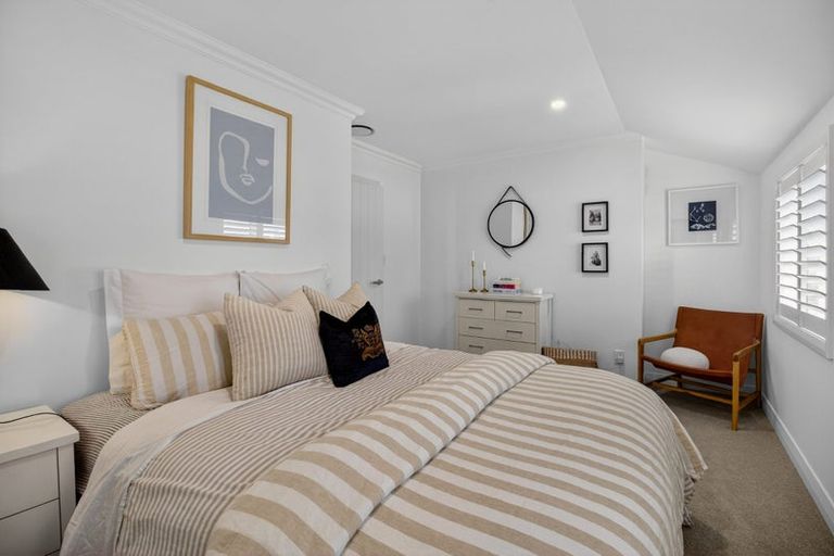 Photo of property in 27 St Michaels Avenue, Point Chevalier, Auckland, 1022