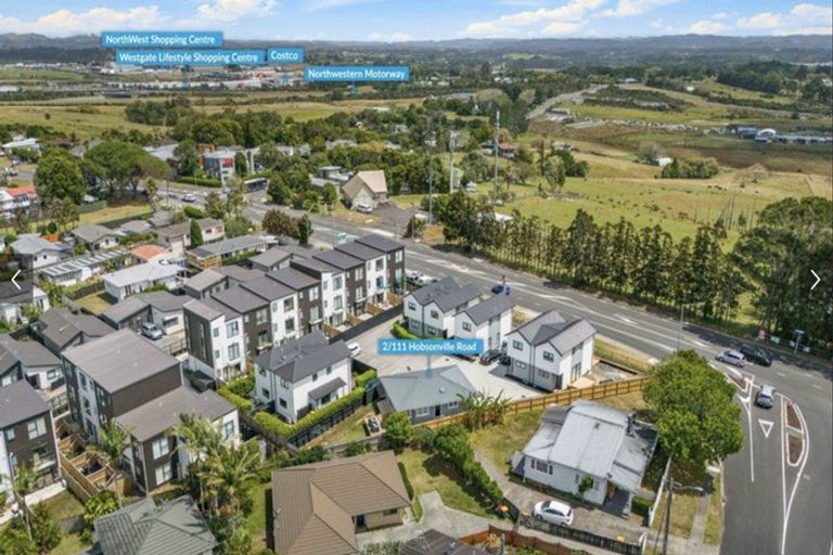 Photo of property in 2/111 Hobsonville Road, West Harbour, Auckland, 0618