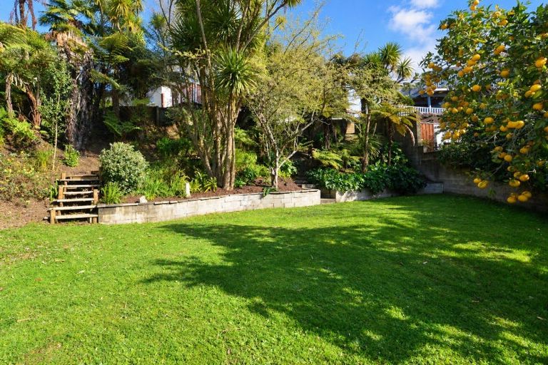 Photo of property in 18 Totara Drive, St Andrews, Hamilton, 3200