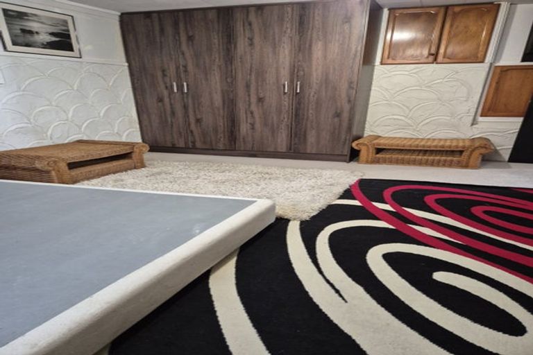 Photo of property in 208 Don Buck Road, Massey, Auckland, 0614