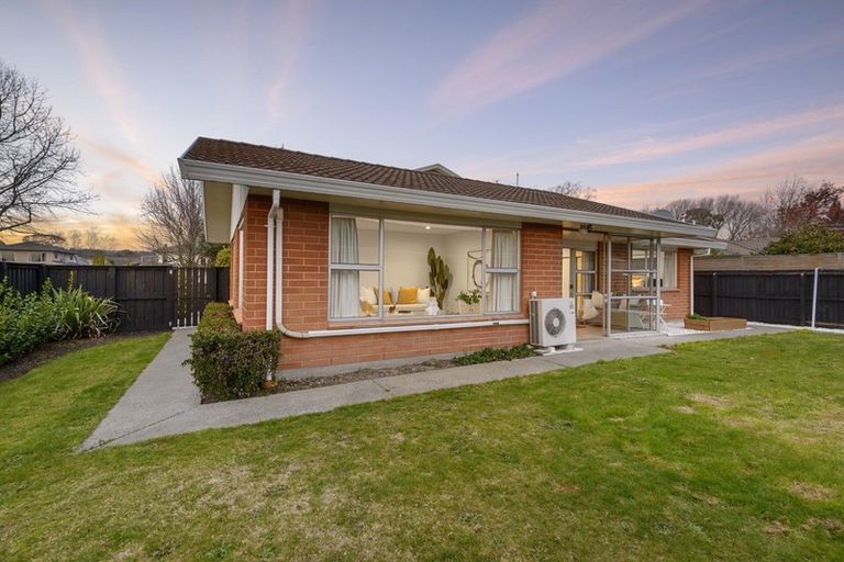 Photo of property in 11 Lodge Place, Ilam, Christchurch, 8041