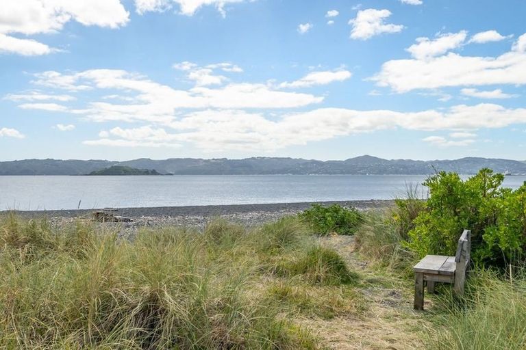 Photo of property in 25 Tuatoru Street, Eastbourne, Lower Hutt, 5013