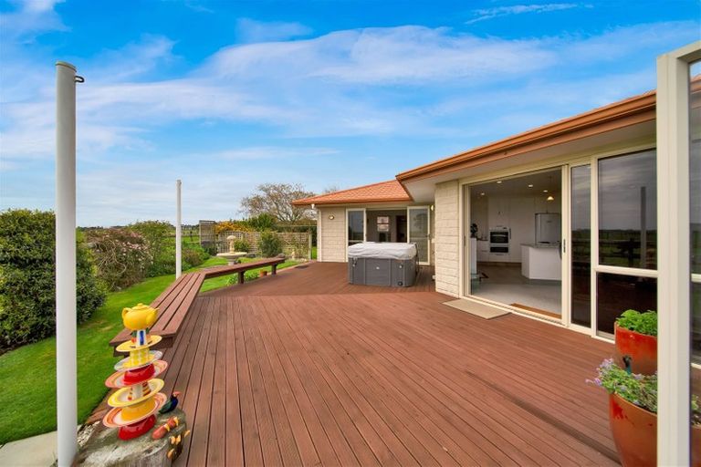 Photo of property in 10 Old Devon Road, Sentry Hill, New Plymouth, 4373