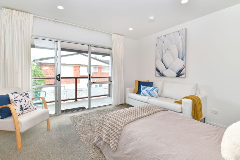 Photo of property in 2/416 Hibiscus Coast Highway, Orewa, 0931