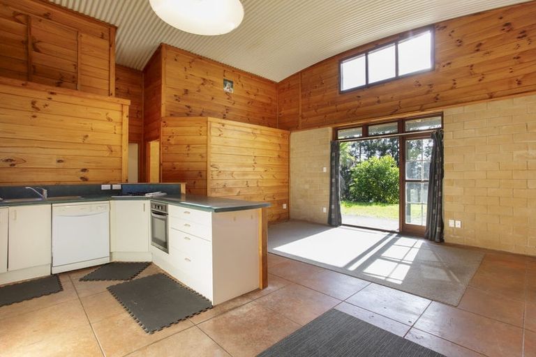 Photo of property in 1812 Kaipara Coast Highway, Kaukapakapa, 0984