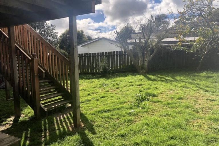 Photo of property in 19 St Catherine Crescent, West Harbour, Auckland, 0618