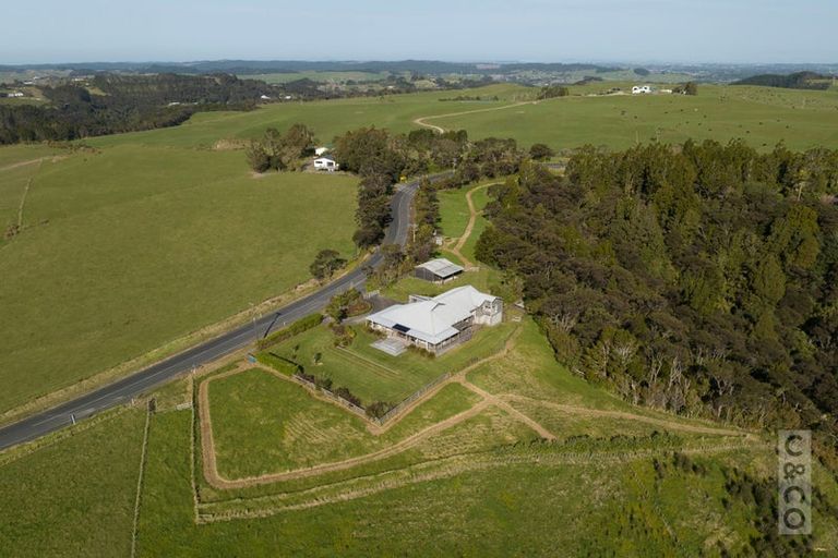 Photo of property in 457 Kiwitahi Road, Helensville, 0875