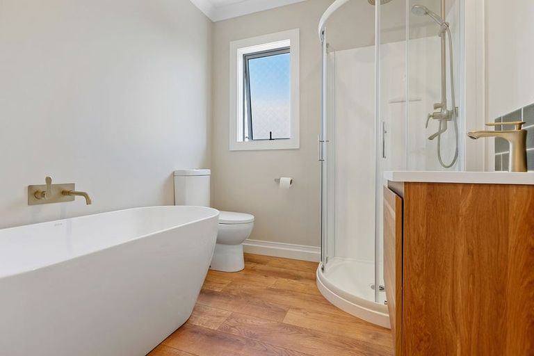 Photo of property in 43 Donnelly Street, Oakura, 4314