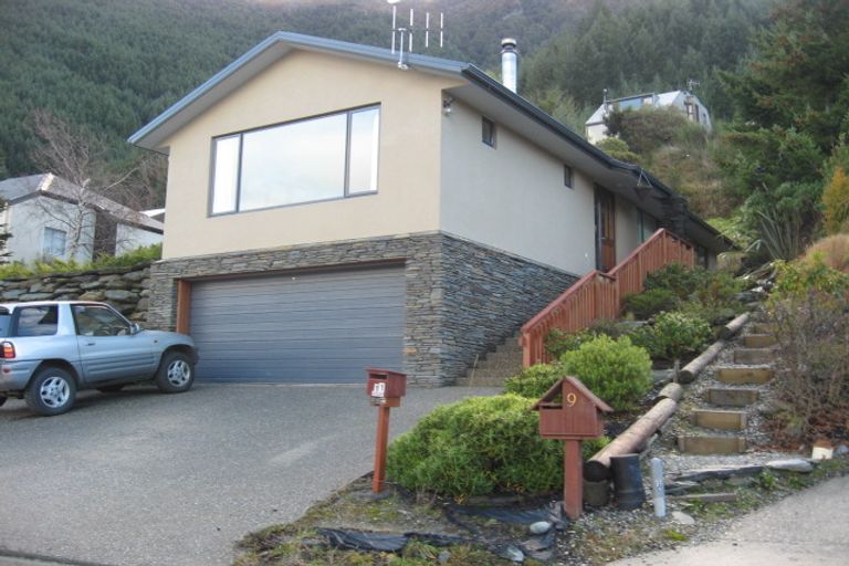 Photo of property in 11 Wye Place, Fernhill, Queenstown, 9300