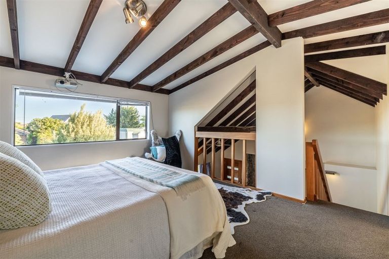 Photo of property in 233 Queenspark Drive, Parklands, Christchurch, 8083