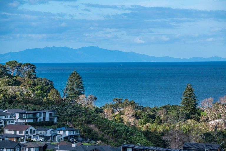 Photo of property in 15 Ridgelea Road, Long Bay, 0792