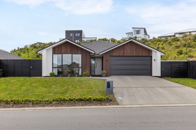Photo of property in 22 Queen Charlotte Drive, Aotea, Porirua, 5024