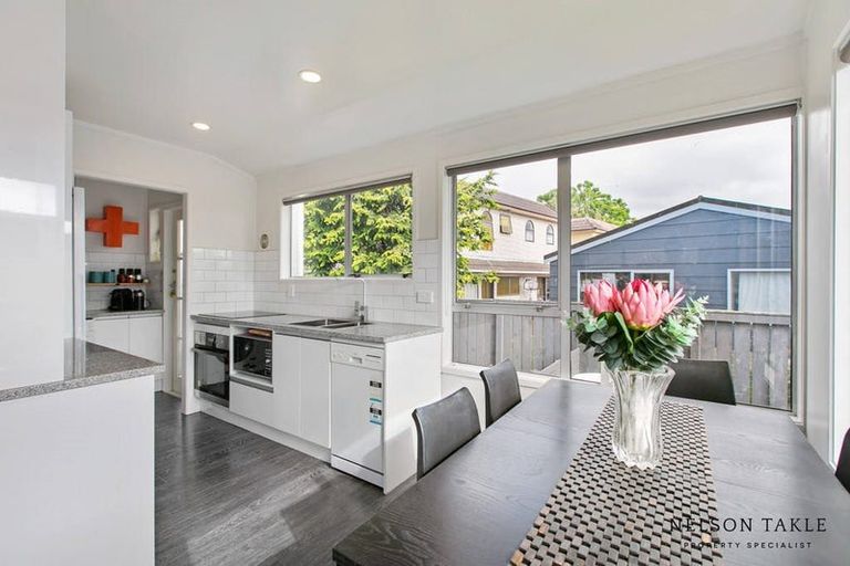 Photo of property in 2/27 Waimana Road, Conifer Grove, Takanini, 2112