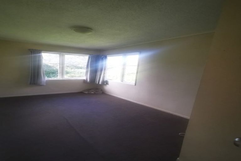 Photo of property in 3 Longburn Road, Henderson, Auckland, 0610