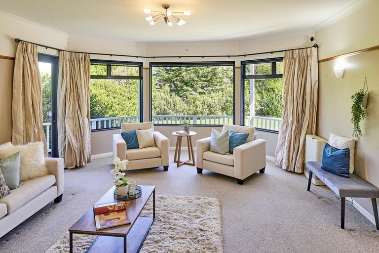 Photo of property in 25 Rangatira Road, Tawa, Wellington, 5028