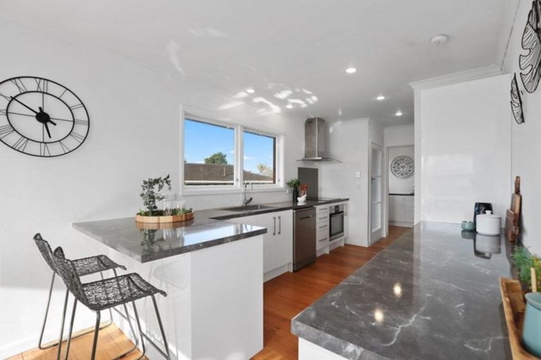 Photo of property in 6 Aotea Place, Chedworth, Hamilton, 3210