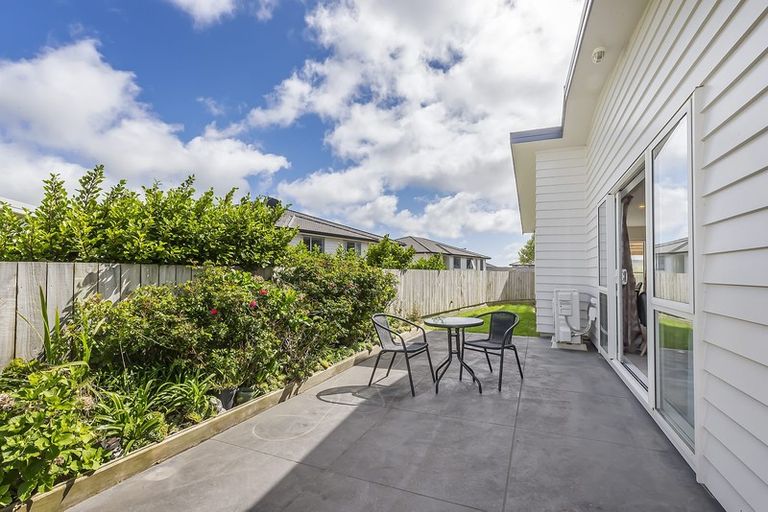 Photo of property in 219 Mark Avenue, Grenada Village, Wellington, 6037