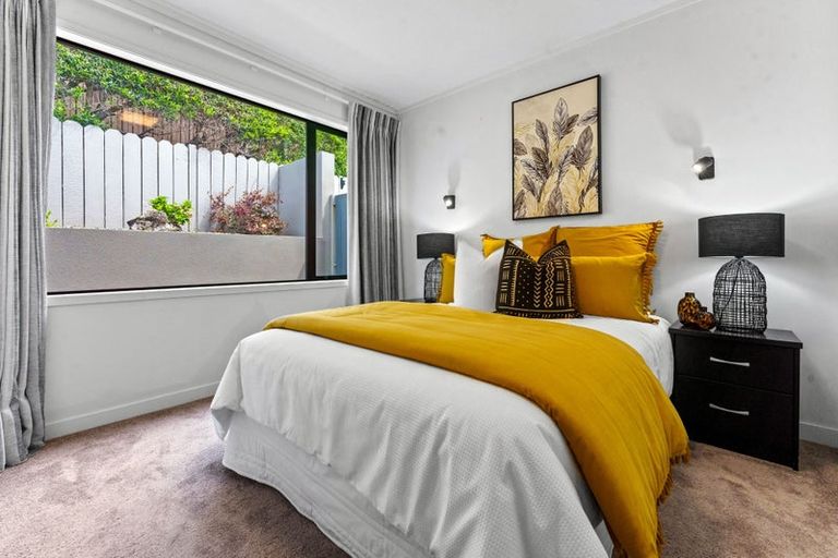 Photo of property in 1/62 Milford Road, Milford, Auckland, 0620