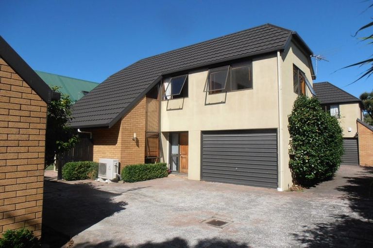 Photo of property in 2/39 Rhodes Street, Merivale, Christchurch, 8014