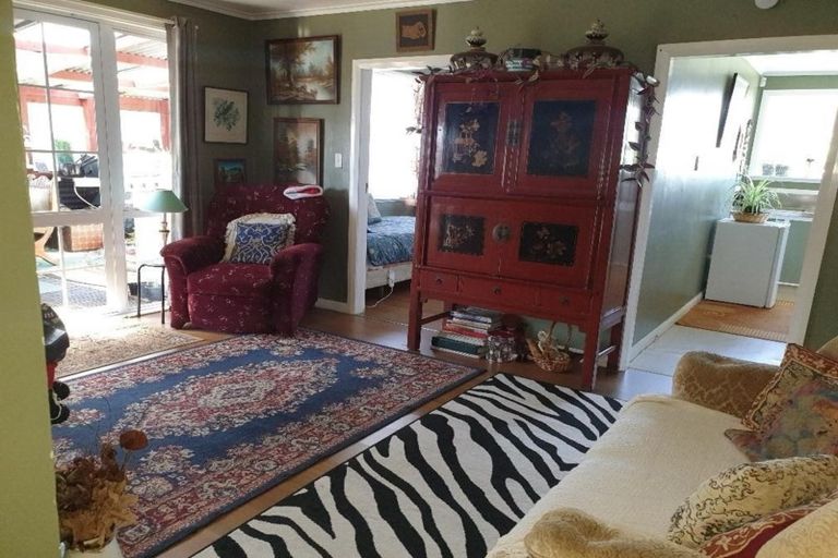 Photo of property in 2 Egmont Street, Patea, 4520