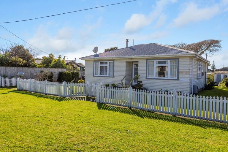 Photo of property in 120 Browne Street, Waitara, 4320