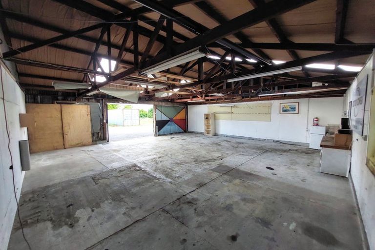 Photo of property in 37 Shaw Road, Oratia, Auckland, 0604