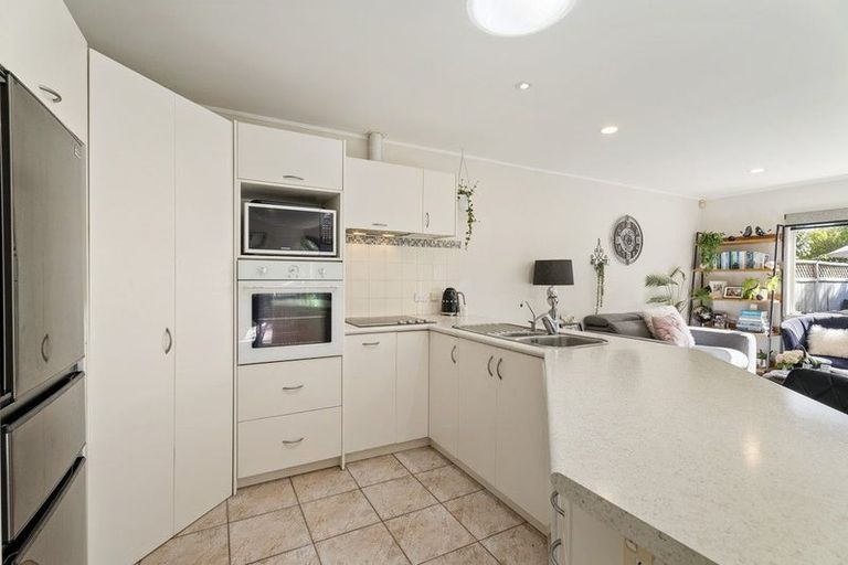 Photo of property in 10 Palmgreen Court, Stanmore Bay, Whangaparaoa, 0932