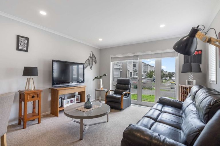 Photo of property in 51 Tribute Loop, Takanini, 2112