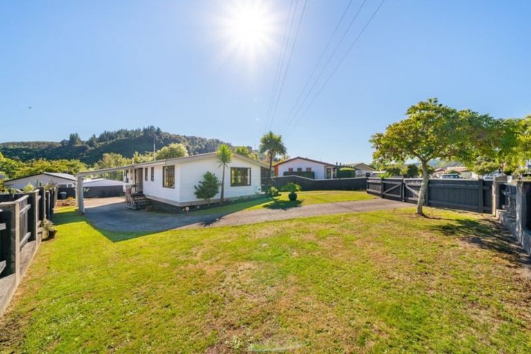 Photo of property in 10 Jasper Grove, Birchville, Upper Hutt, 5018