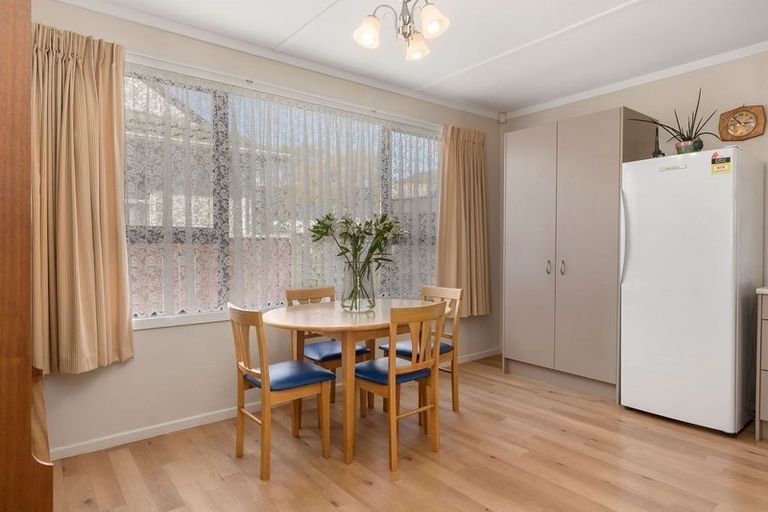 Photo of property in 72 Waddington Drive, Naenae, Lower Hutt, 5011