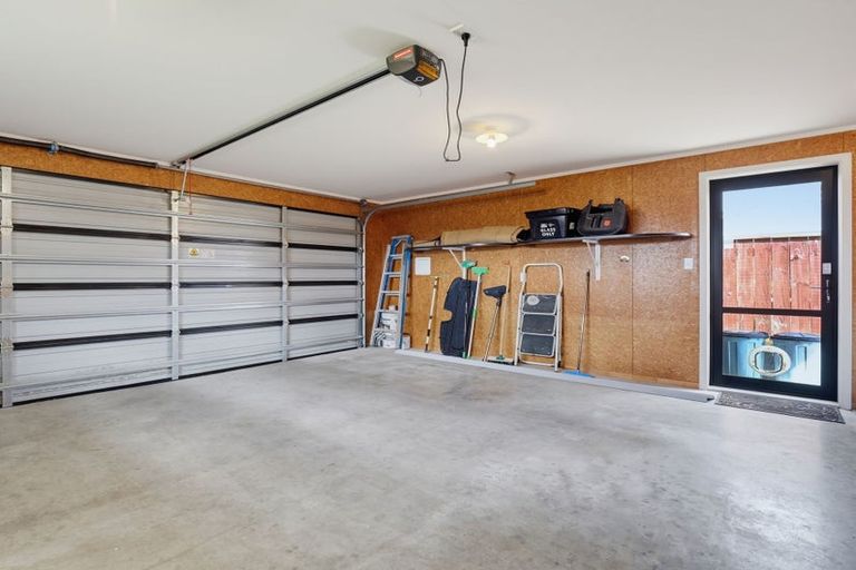 Photo of property in 2 Pegasus Place, Kelvin Grove, Palmerston North, 4414