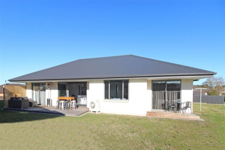 Photo of property in 13 Dove Place, Holmes Hill, Oamaru, 9401