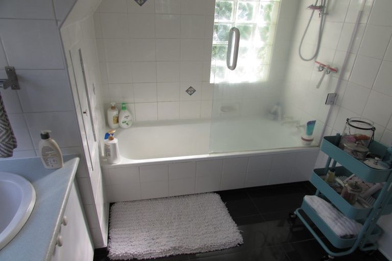 Photo of property in 404 Muritai Road, Eastbourne, Lower Hutt, 5013