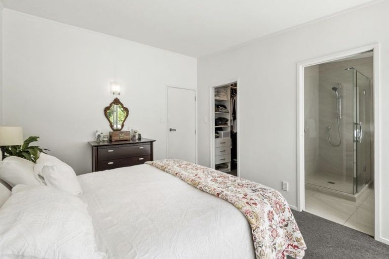 Photo of property in 53 Parr Terrace, Castor Bay, Auckland, 0620