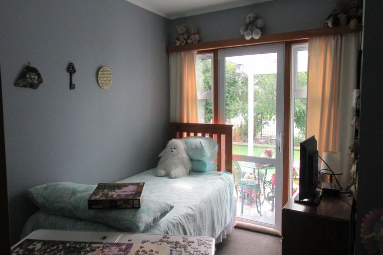 Photo of property in 85 Timaru Road, Waimate, 7924