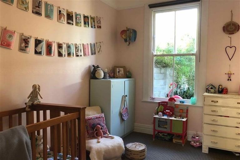 Photo of property in 129 Chaucer Road, Hospital Hill, Napier, 4110