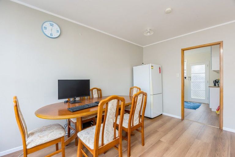 Photo of property in 3/135 Titirangi Road, New Lynn, Auckland, 0600