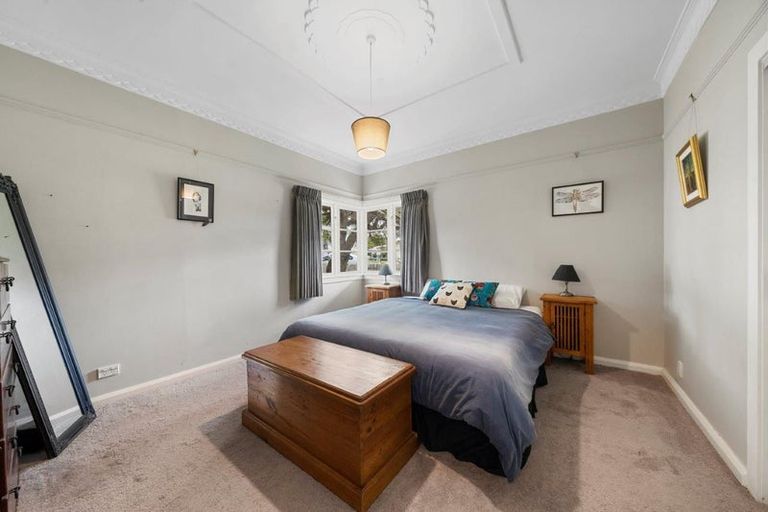 Photo of property in 3 Whites Line West, Woburn, Lower Hutt, 5010