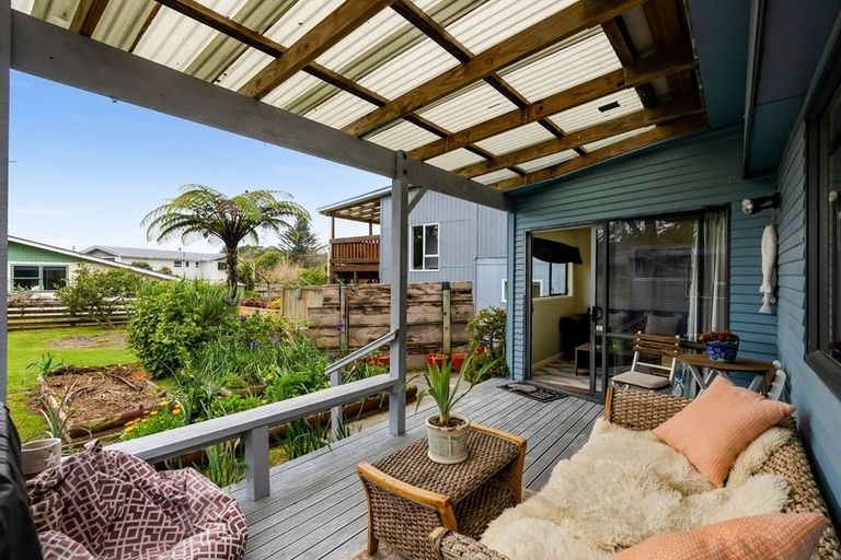 Photo of property in 49 Ngakoti Street, Urenui, 4375