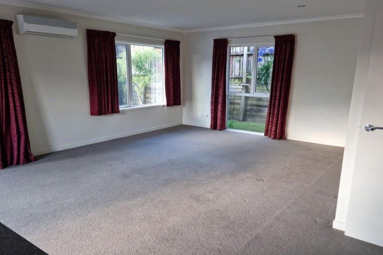 Photo of property in 1/33 Clemow Road, Fitzroy, New Plymouth, 4312