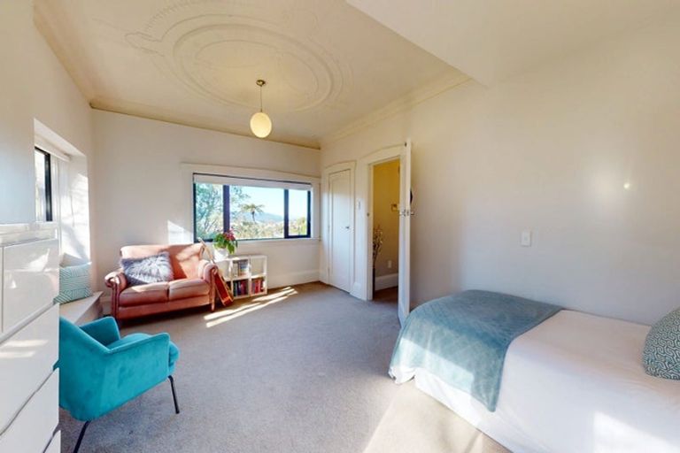 Photo of property in 15 Kim Street, Khandallah, Wellington, 6035
