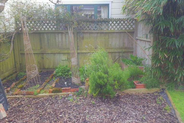 Photo of property in 20 Naughton Terrace, Kilbirnie, Wellington, 6022