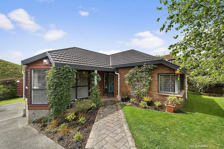 Photo of property in 14 Longmont Terrace, Churton Park, Wellington, 6037