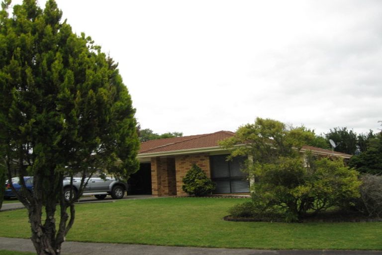 Photo of property in 13 Brockton Avenue, Conifer Grove, Takanini, 2112