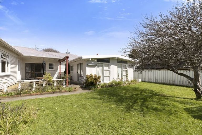 Photo of property in 93 Kings Crescent, Hutt Central, Lower Hutt, 5010