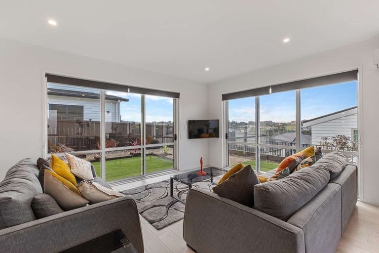 Photo of property in 16 Kiwa Crescent, Gulf Harbour, Whangaparaoa, 0930