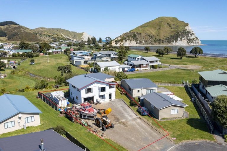 Photo of property in 9 Bill Nolan Place, Mahia, 4198