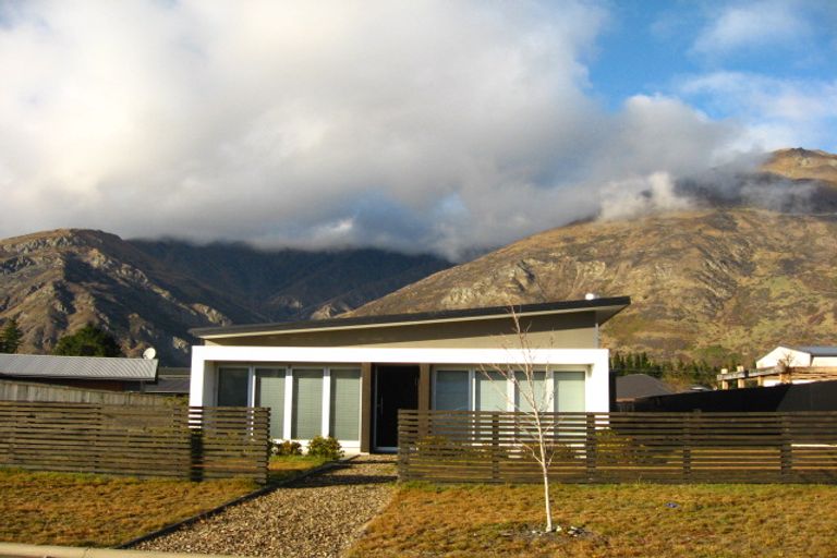 Photo of property in 69 Erskine Street, Lake Hayes, Queenstown, 9304