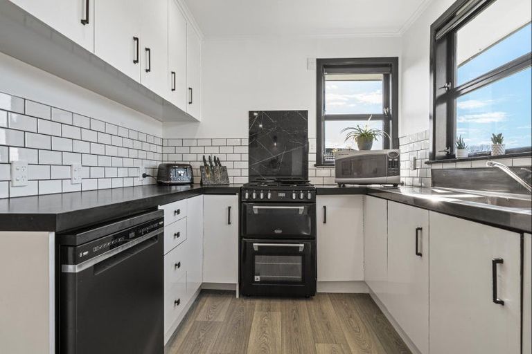 Photo of property in 1057 Junction Road, Egmont Village, New Plymouth, 4372