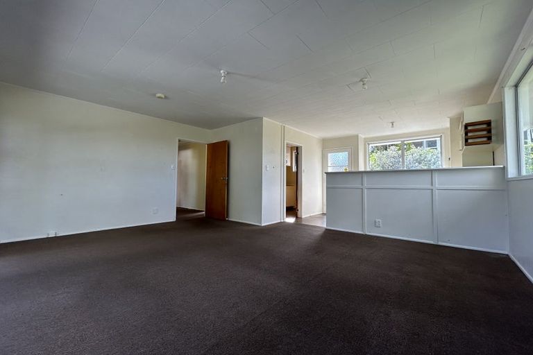 Photo of property in 2/28 Leaver Place, Weymouth, Auckland, 2103